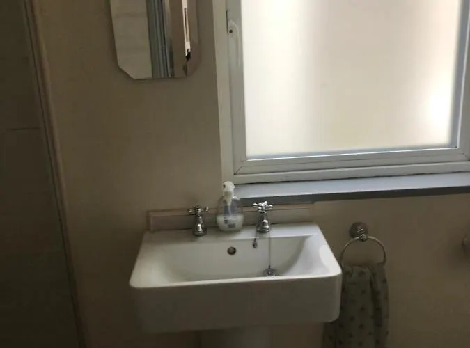 דירה The Snug, Village