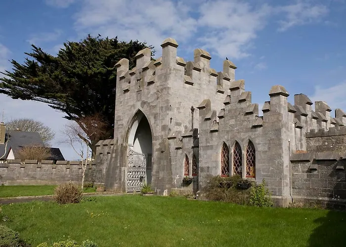 아파트 The Snug, Village